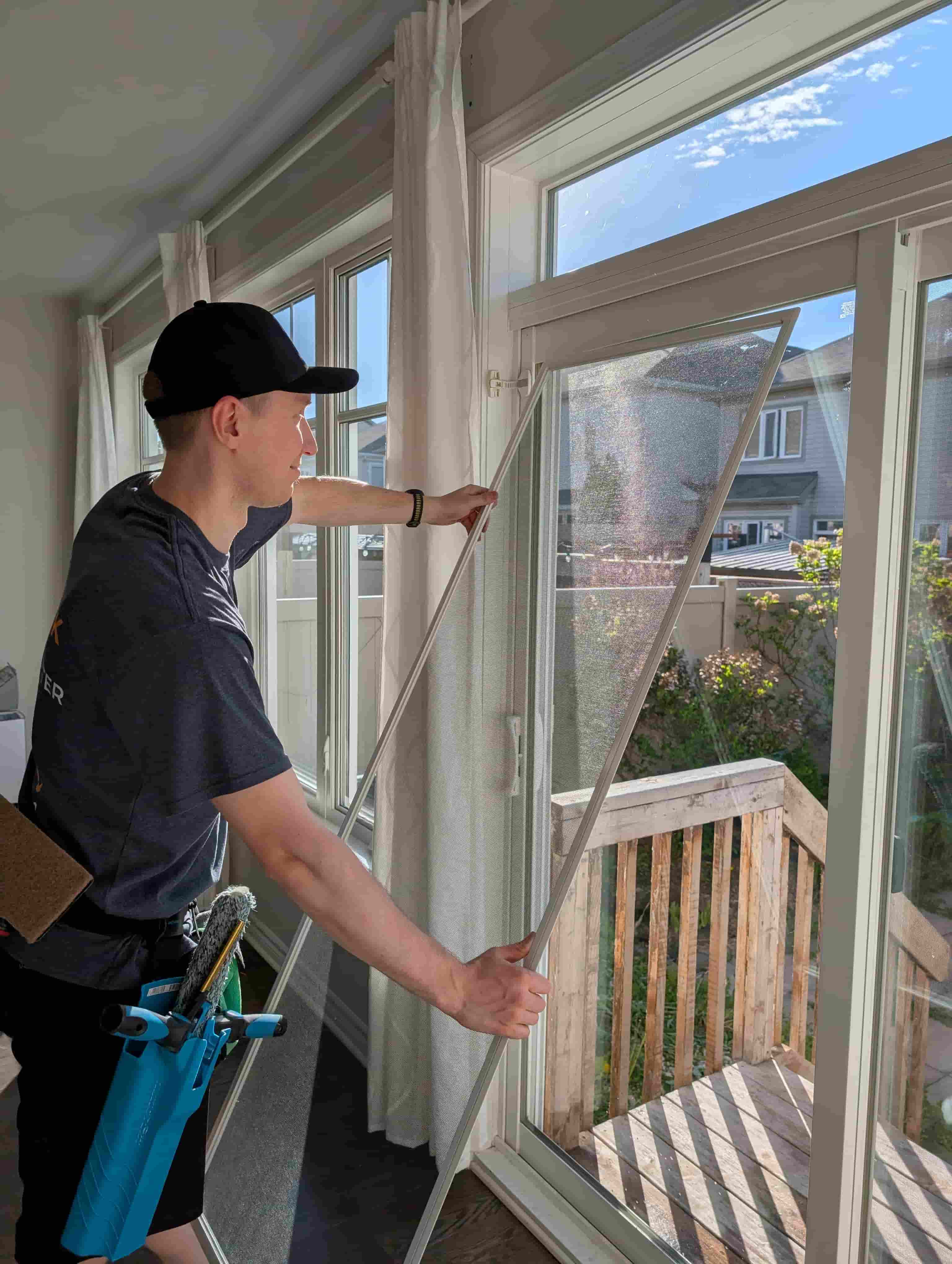 Professional screen cleaning in Ottawa